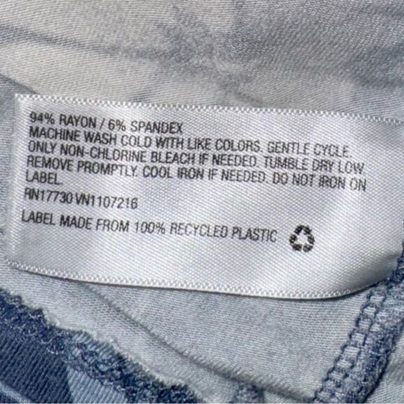 Isabel Maternity by Ingrid & Isabel Dress Maternity Indigo Blue Floral Maxi - XS - Picture 12 of 16